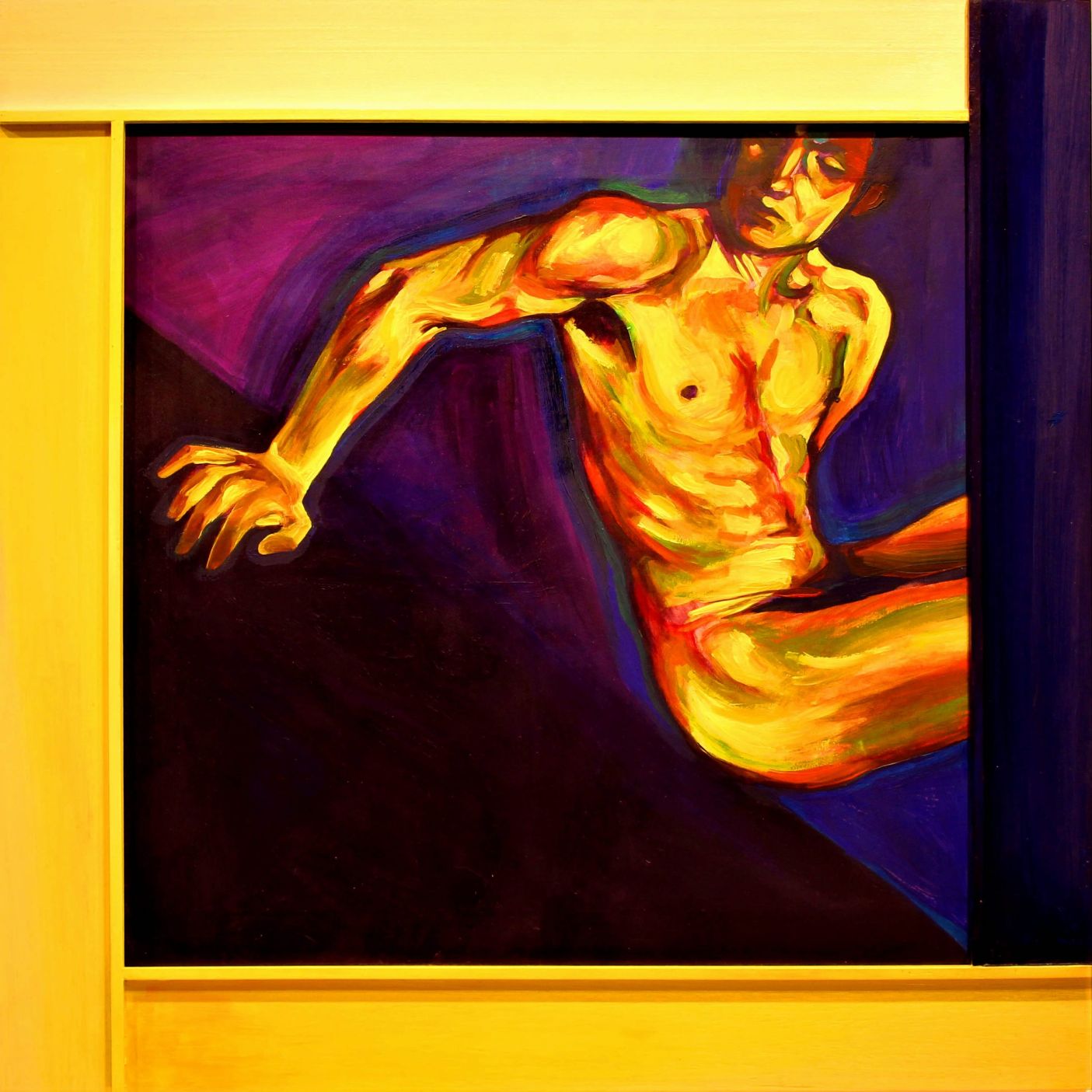 Nudo maschile su fondo viola