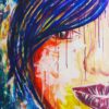 Elaborazione cromatica di un ritratto autobiografico dai giochi cromatici intensi e forti, emerge mezzo volto femminile dallo sguardo deciso dalla carica emotiva e vitale. Colore dalla forza esplosiva, raffigurazione di pacatezza di delicata sensibilità con libertà espressiva. Colore come necessità di innata essenza dalla sua intrinseca originaria ribellione, con un tratto innovativo affascinante e intrigante, sospeso tra irrealtà e realtà.